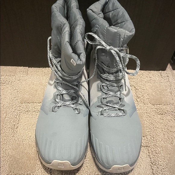 Salomon Gray and White Winter Boots - Picture 3 of 9